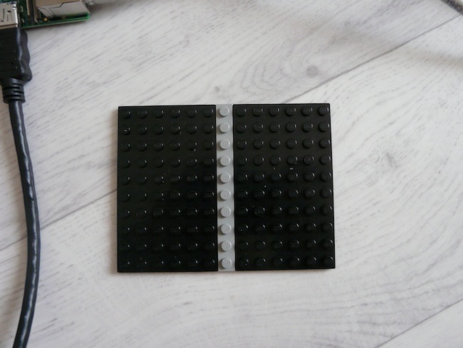 Construisez votre boîtier pour le Raspberry Pi en LEGO - Plaque de LEGO pour le dessous du boîtier