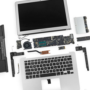 iFixit démonte le MacBook Air 2013, offrant un faible score de réparation