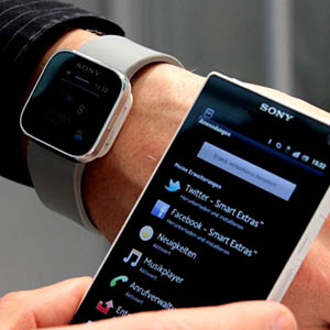 Le développement d'une smartwatch Intel est confirmé, et celle-ci pourrait être l'iWatch d'Apple