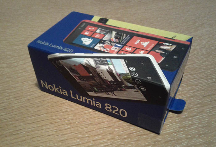 Déballage du Nokia Lumia 820, en photos seulement - Boîte du Nokia Lumia 820