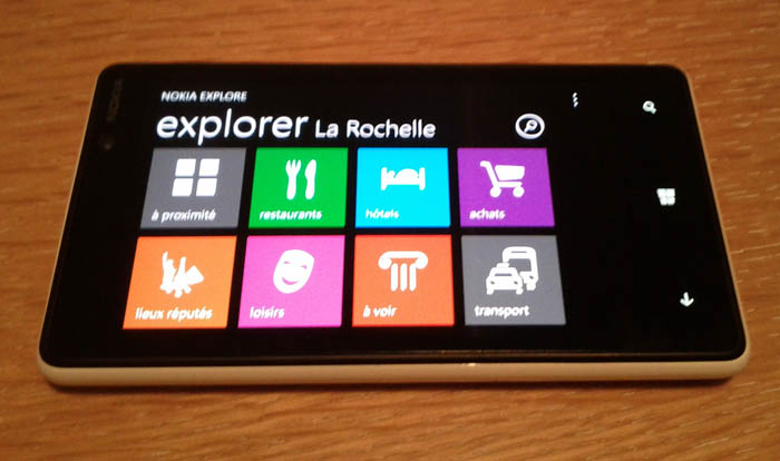 Déballage du Nokia Lumia 820, en photos seulement - Nokia Exlore