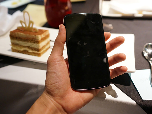 Un Nexus 4 c'est bien possible si l'on croit cette série de clichés