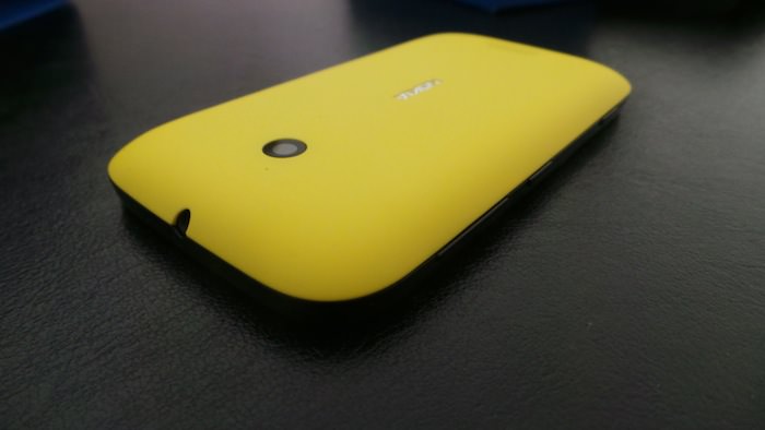 Lumia 510, un Windows Phone de qualité à un prix budget - Accès aux différents boutons sur le dispositif