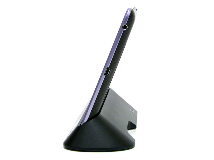Une station d'accueil pour la Nexus 7 a seulement 30$ sur le Google Play Store - Possibilité de maintenir la tablette afin d'offrir un agréable angle de vue