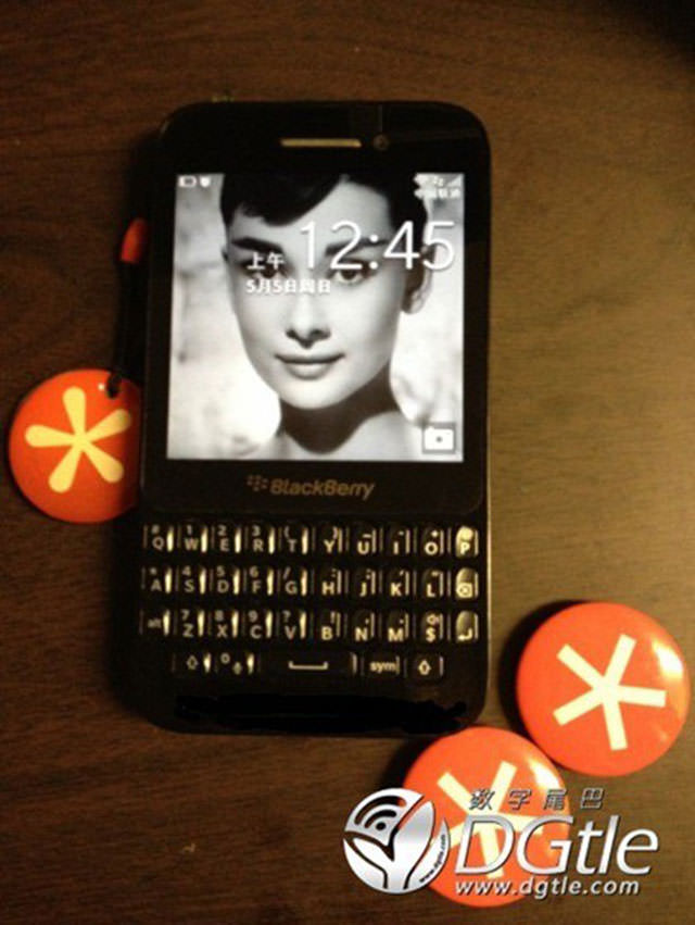 Une rumeur du BlackBerry R10 ajoute des spécifications possibles et de nouvelles photos