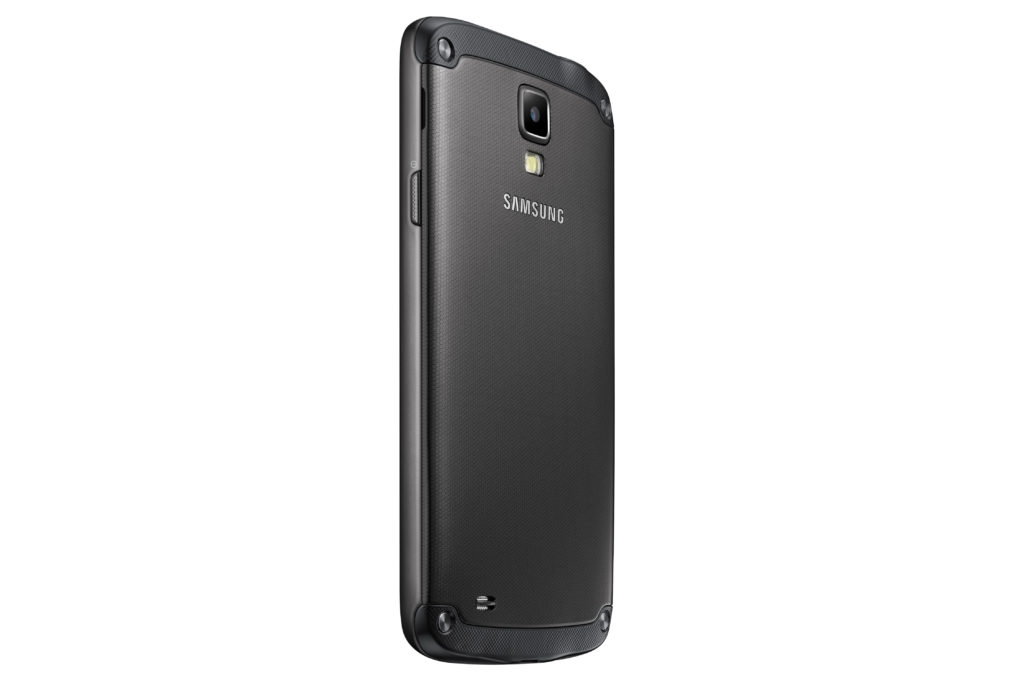 Samsung lance le Galaxy S4 Active, un smartphone Android haut de gamme conçu pour être robuste 56 GS4 Active 005