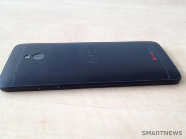 Photo de dos du pré-supposé HTC One Mini noir