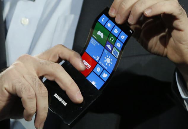 Samsung et LG produiraient en masse des écrans flexibles en novembre