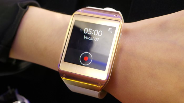 Prise en main de la Samsung Galaxy Gear : un accessoire aux phablettes 25 131