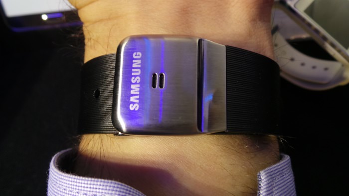 Prise en main de la Samsung Galaxy Gear : un accessoire aux phablettes 39 271