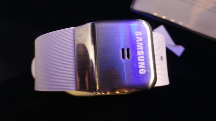 Prise en main de la Samsung Galaxy Gear : un accessoire aux phablettes 19 71