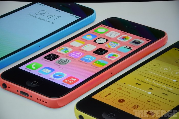 apple lance liphone 5c un smartphone avec un ecran retina de 4 pouces 1