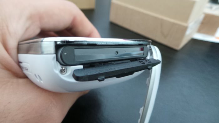 Unboxing et prise en main du Samsung Galaxy S4 Zoom, le smartphone avec un zoom optique 10x 17 231
