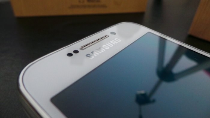 Unboxing et prise en main du Samsung Galaxy S4 Zoom, le smartphone avec un zoom optique 10x 20 261