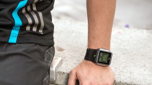 Smart Run : Adidas dévoile sa smartwatch pour les coureurs à 399 dollars, disponible le mois prochain