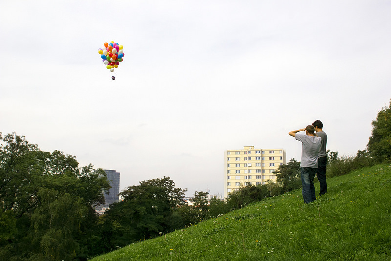 Upstagram capture Paris à partir d’une prise de vue à vol d’oiseau