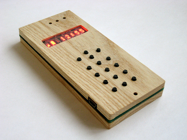 Autre projet DIY pour un téléphone portable en bois