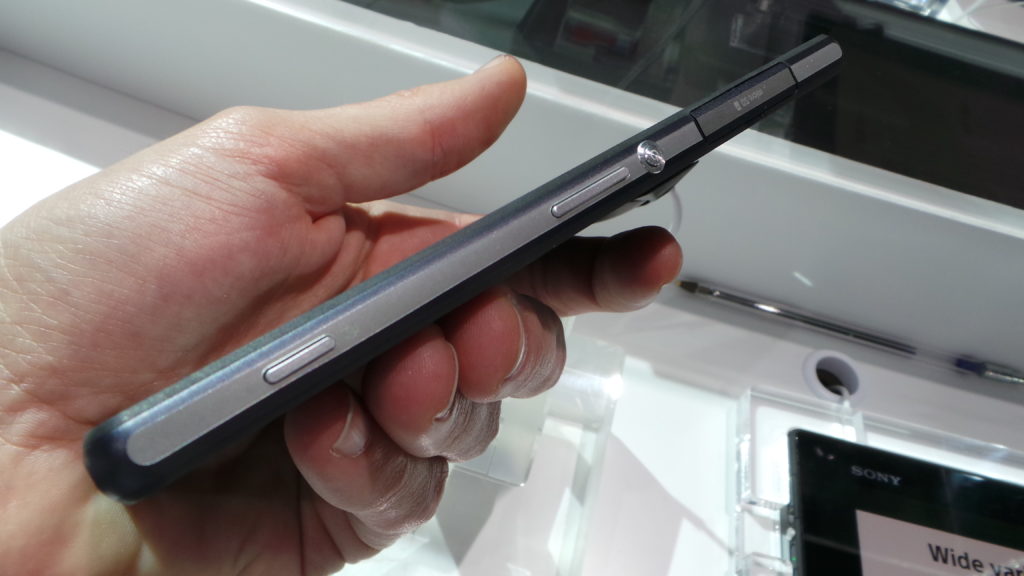 MWC'14 : prise en main du Xperia Z2, le nouveau smartphone phare de Sony 16 20140224 090201