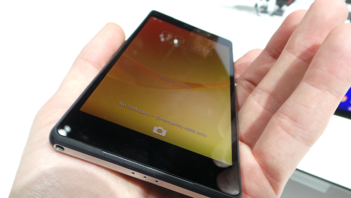 MWC'14 : prise en main du Xperia Z2, le nouveau smartphone phare de Sony 22 20140224 093619