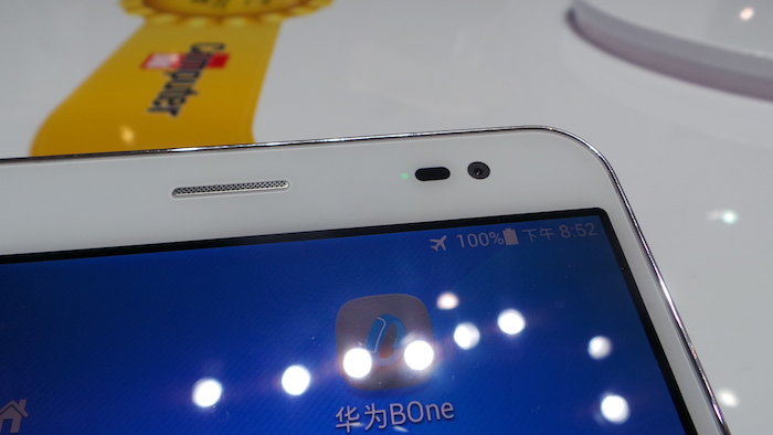 MWC'14 : prise en main avec le Huawei MediaPad X1 20 20140224 135248