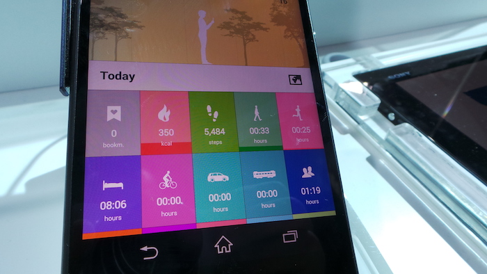 MWC'14 : prise en main du Sony SmartBand et de l'application Lifelog 21 20140224 142529