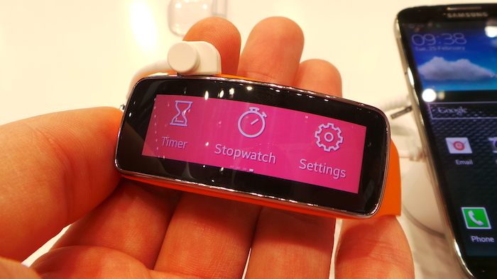 MWC'14 : prise en main du bracelet Gear Fit de Samsung 19 20140225 093820