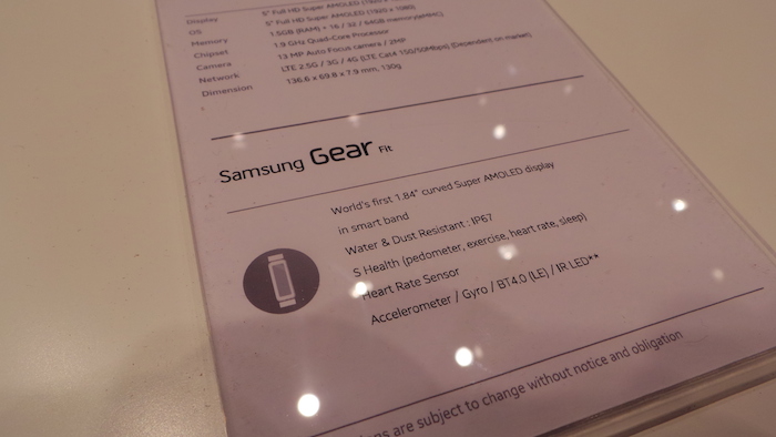 MWC'14 : prise en main du bracelet Gear Fit de Samsung 16 20140225 093907