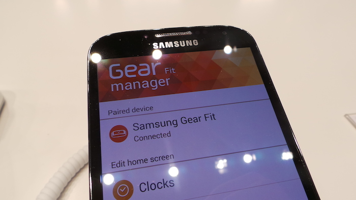 MWC'14 : prise en main du bracelet Gear Fit de Samsung 17 20140225 093924