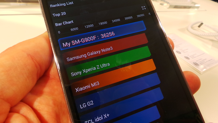 MWC'14 : prise en main du Samsung Galaxy S5, un smartphone complet 27 20140225 150152