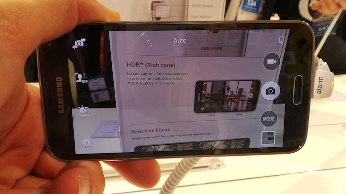 MWC'14 : prise en main du Samsung Galaxy S5, un smartphone complet 32 20140225 150336