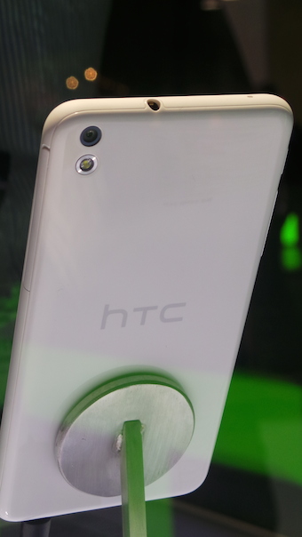 Vue de dos du HTC Desire 816