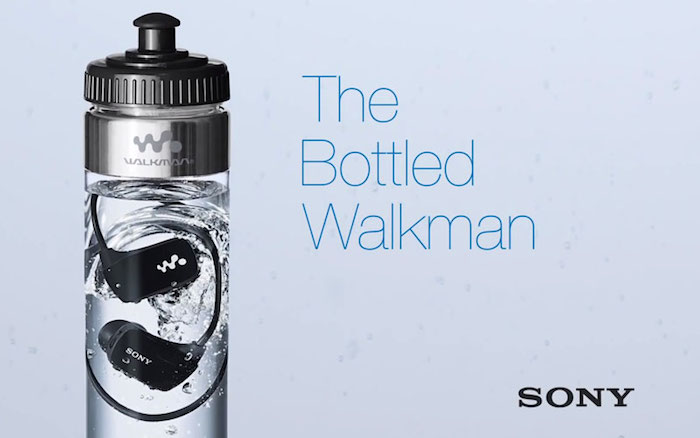 Sony prouve l'étanchéité de son MP3 en le vendant dans une bouteille d'eau !