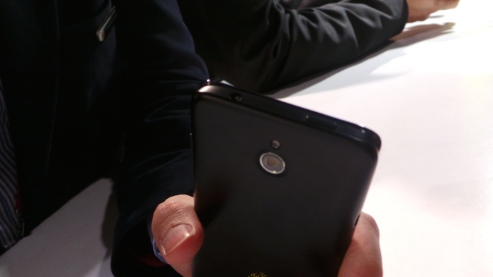 MWC'14 : rencontrez le Blackphone, le smartphone ultra-sécurisé 20 20140226 110234