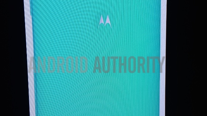 Motorola Moto E : diverses images le dévoilent 49 20140510 001636