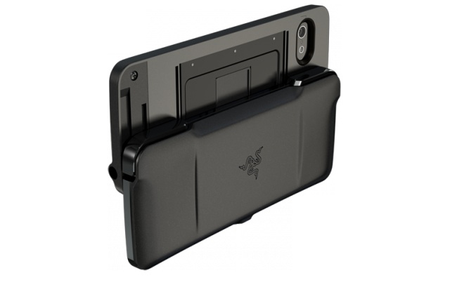 Razer Junglecat : équiper votre iPhone avec un gamepad 69 rzr controller black v4 650x433 c