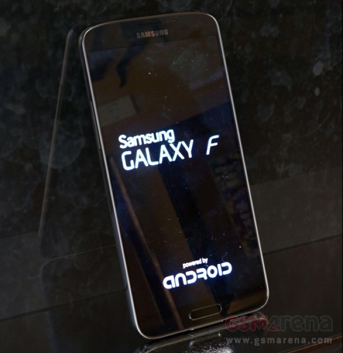 Samsung Galaxy F - vue de face