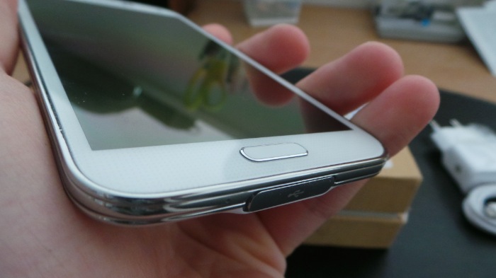 Galaxy S5 : bouton Home avec lecteur d'empreintes digitales