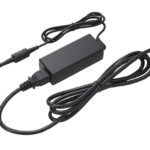Une tablette 5 pouces de Panasonic lancée pour 1799 dollars 61 RM01 ACadapter