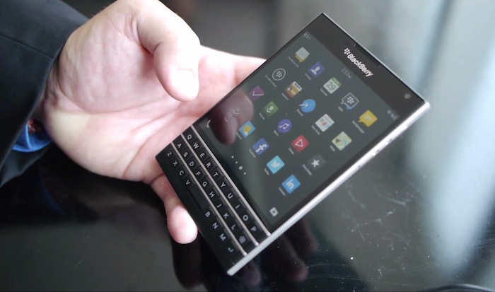 BlackBerry Passport : une démo en vidéo