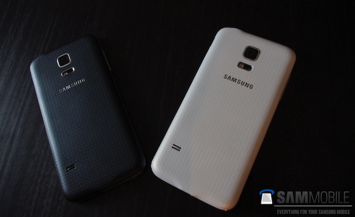 Galaxy S5 Mini : vue de dos