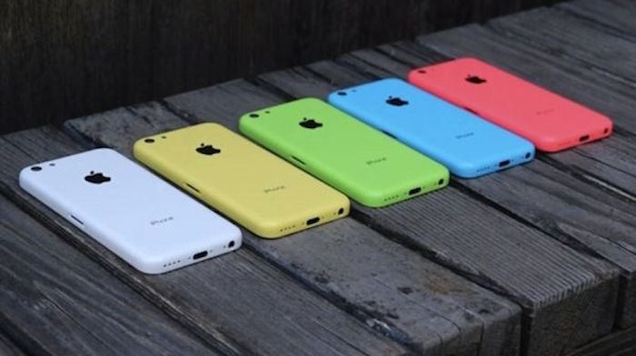 Verrons-nous une déclinaison de l'iPhone 5C en 2015 ?