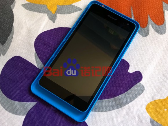 Lumia 1330 : coque derrière, vue de dessus