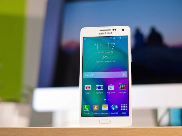Galaxy S6 : juste une poignée d'applications Samsung par défaut