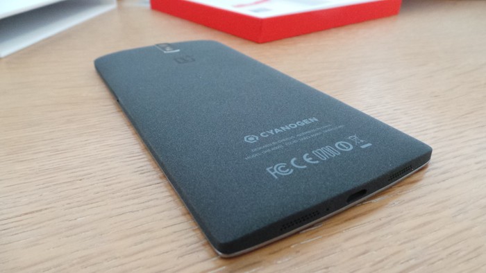OnePlus One : vue de derrière