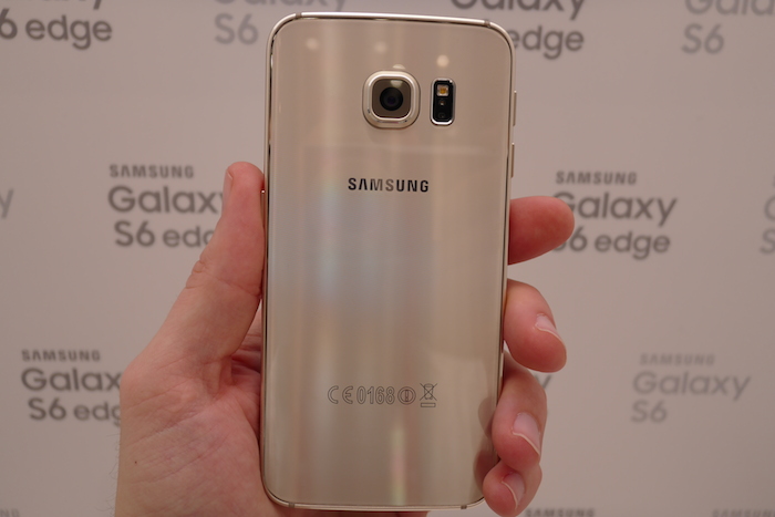 Samsung Galaxy S6 Edge : photos des quatre modèles 60 P1001061