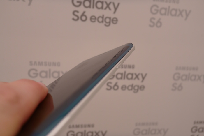 Samsung Galaxy S6 Edge : photos des quatre modèles 66 P1001070