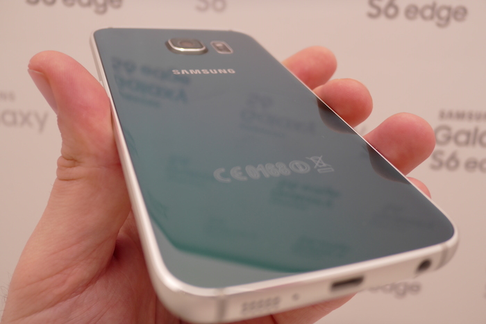 Samsung Galaxy S6 Edge : photos des quatre modèles 54 P1001073