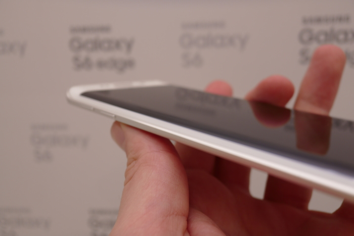 Samsung Galaxy S6 Edge : photos des quatre modèles 71 P1001092