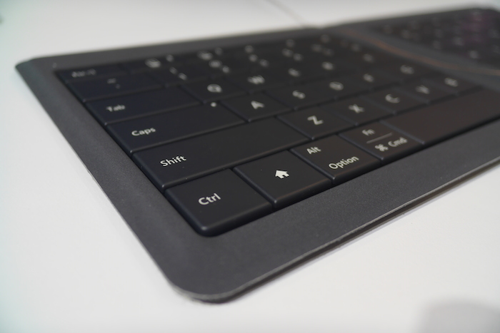 Microsoft Universal Foldable Keyboard : vue de gauche