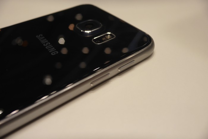 Galaxy S6 : il n'est plus possible de mettre une carte micro-SD